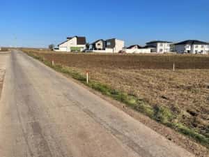 Teren Dancu cu deschidere la 2 drumuri + drum de 7 m privat — miniatura 2