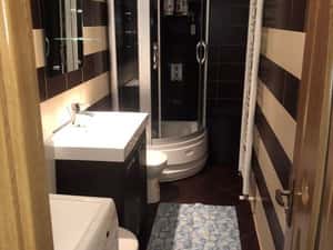 Inchiriez sp 2 camere decomandat vizavi de petrom sud — miniatura 4