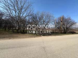 Vânzare teren cu dublă deschidere, situat în comuna Lelești, sat Lelești — miniatura 4
