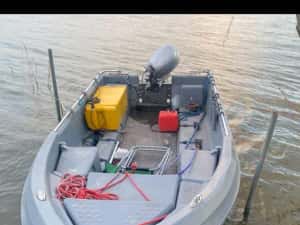 Vand barca 4,5m imposibil de SCUFUNDAT — miniatura 6