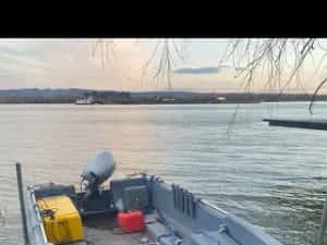 Vand barca 4,5m imposibil de SCUFUNDAT — miniatura 10