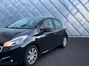PEUGEOT 208 | 1.2 PureTech 82 CP | Automată | Camera Marșarier