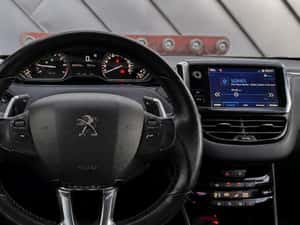 PEUGEOT 208 | 1.2 PureTech 82 CP | Automată | Camera Marșarier — miniatura 7