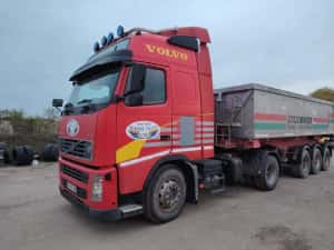 Vand Volvo ansamblu bascula si semiremorca bascula