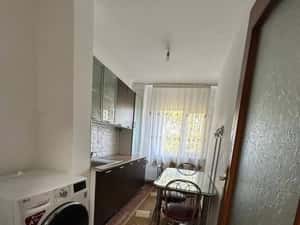 Apartament decomandat în Rovine, etajul 2/4, mobilat și utilat — miniatura 6