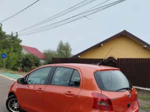 Toyota Yaris Automata, 1.3 benzina ,stare impecabila mecanic si estetic ! — miniatura 5