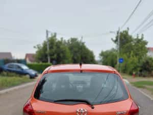 Toyota Yaris Automata, 1.3 benzina ,stare impecabila mecanic si estetic ! — miniatura 9