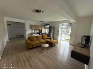 Inchiriez apartament 2 camere Bulevard — miniatura 2