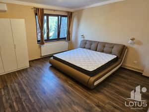 Apartament cu 2 camere Cornisa, 5 min de UMFST, Renovat complet — miniatura 3