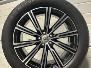 Jante 19 ORIGINALE Volvo XC60 Vara NOI 235/55/19 Michelin 2025 XC40 V — miniatura 1