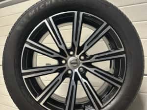 Jante 19 ORIGINALE Volvo XC60 Vara NOI 235/55/19 Michelin 2025 XC40 V — miniatura 7