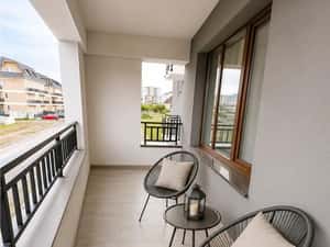 Apartament cu 3 camere, decomandat, regim vila, terasa, 2bai, Tractoru — miniatura 6