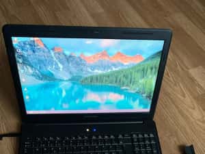 Laptop Hp Display 15,6 inch led,Windows,4gb ram,250gb memorie perfect functional vine cu incar