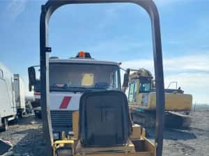 Vibrocompactor Cat CB-214C