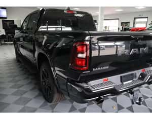 Dodge RAM Laramie Night - SUV Nou 2025 — miniatura 2