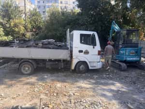 Miniexcavator  si  basculanta 5 tone de inchiriat