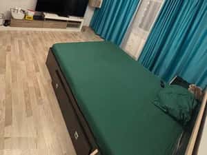 Apartament 2 camere, decomandat, 2 paturi 1.60x2, 2 TV (189-126 cm)