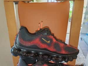 Nike liquid max fire red