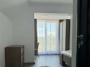 Camere cu băi proprii de închiriat la 700m de UMF