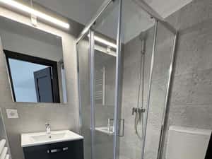 Camere cu băi proprii de închiriat la 700m de UMF — miniatura 6