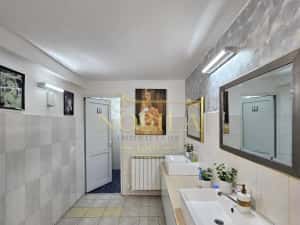 RESTAURANT + CASA P+E LA PACHET DE VANZARE ONESTI — miniatura 8