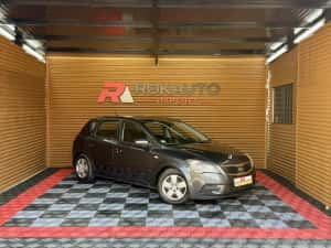 Kia Ceed 1.4 Benzină | Economică | Ideală Oraș | Fiabilă | Garanție — miniatura 2