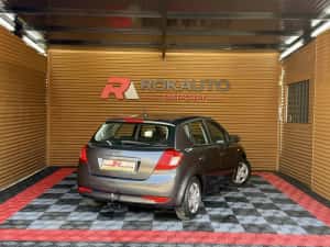 Kia Ceed 1.4 Benzină | Economică | Ideală Oraș | Fiabilă | Garanție — miniatura 3