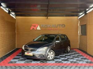 Kia Ceed 1.4 Benzină | Economică | Ideală Oraș | Fiabilă | Garanție — miniatura 9