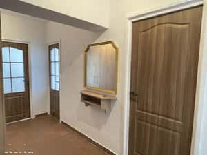 Apartament 3 camere, proaspăt renovat, Grivita, București — miniatura 3