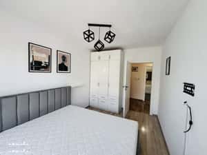 Inchiriez apartament 2 camere, loc de parcare inclus, Junior Residence