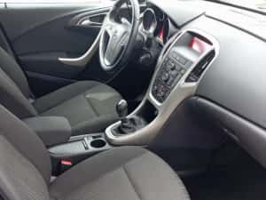 Opel ASTRA J Benzina 1.4 — miniatura 6