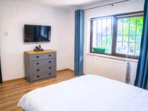 Apartament 4 camere, 130 mp, parter + demisol locuibil, garaj, lângă Complex Studențesc — miniatura 5