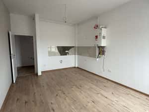 2 camere etaj intermediar la cateva minute de hotel IQ — miniatura 8
