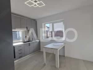 Casa moderna cu 4 camere 2 bai si curte in Selimbar zona rezidentiala — miniatura 4