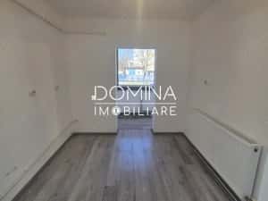 Vânzare apartament 2 camere, 56 mp, în Rovinari, strada Jiului — miniatura 3