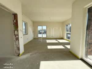 Apartament 3 camere de vanzare in Floresti