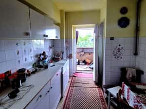 Apartament cu  3 camere  decomandat zona Piata Zorilor  etaj 1 — miniatura 3