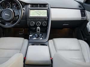 Jaguar E-Pace 150 CP Diesel Automată - 90.200 km — miniatura 2