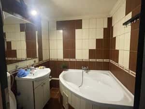 particular inchiriez apartament 3 camere zona Margeanului — miniatura 5