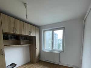 particular inchiriez apartament 3 camere zona Margeanului — miniatura 6