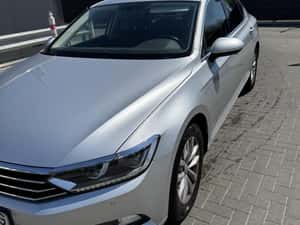 Volkswagen Passat 2019, km reali, carte service — miniatura 2
