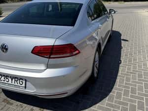 Volkswagen Passat 2019, km reali, carte service — miniatura 5