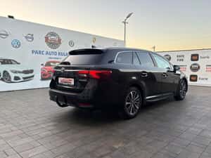 Toyota Avensis Hatchback 2015 280.000 km 9.000 EUR — miniatura 4
