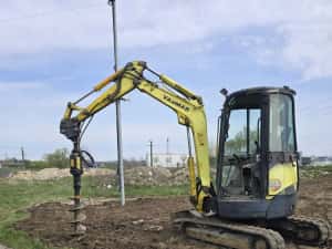 Inchiriez miniexcavator — miniatura 2