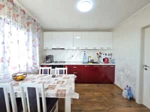 Casa cu utilitati finisata si mobilata la pret de apartament — miniatura 4