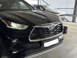 Toyota Highlander Luxury PlugInHyb 7L Automată 190 HP Hibrid — miniatura 2