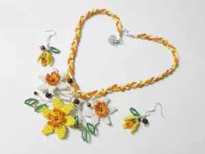 Seturi bijuterii frumoase flori din margele, unicat, colier, cercei — miniatura 10