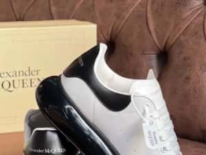 Alexander McQueen — miniatura 2