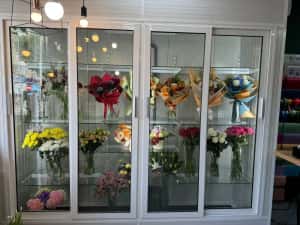 Producem  vitrine profesionale pentru florarie — miniatura 3