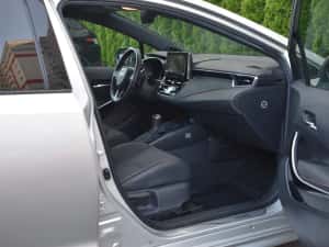 Toyota Corolla 2.0 Hybrid 180CP - Unic proprietar - Absolut impecabilă — miniatura 5